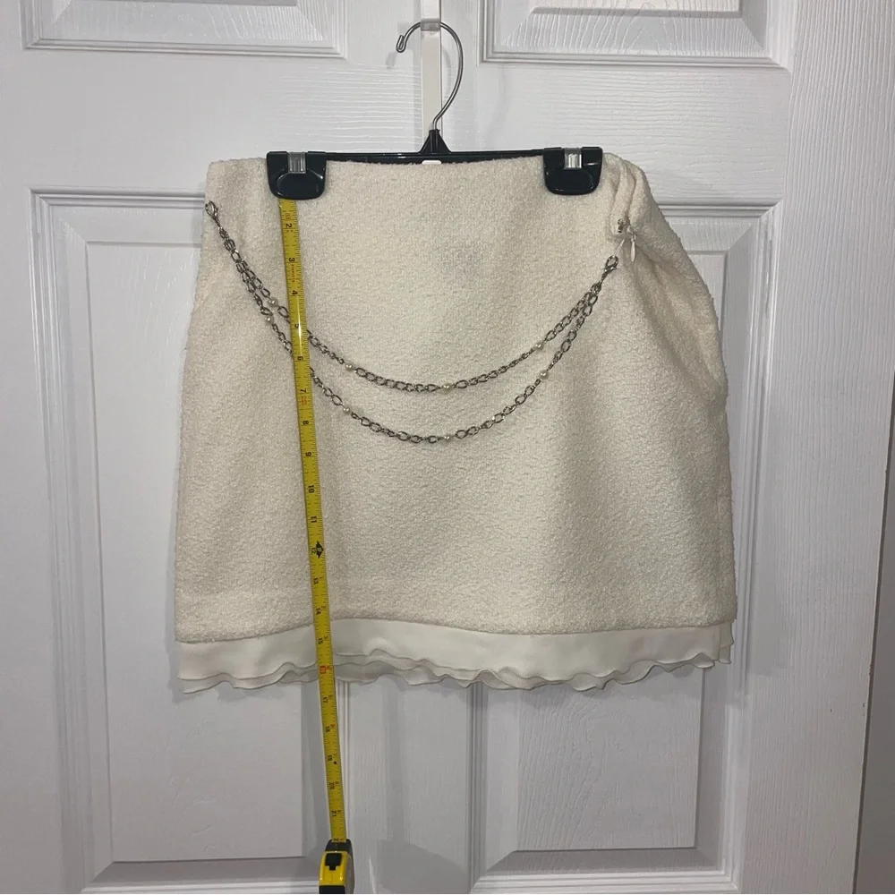 Vintage Victoria's Secret Off White Blazer with Black Floral Detail - Picture 4 of 7